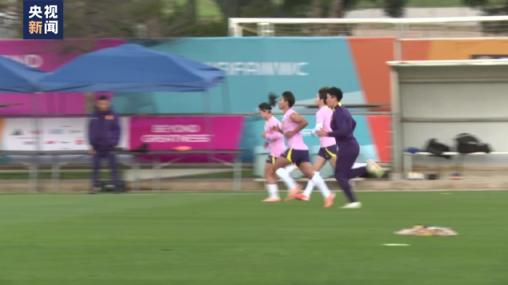 米兰和那不勒斯依然处于平等竞争地位，因为我了解他们，我知道他们的球员和教练的能力，他们仍然是能够赢得冠军的顶级俱乐部。
